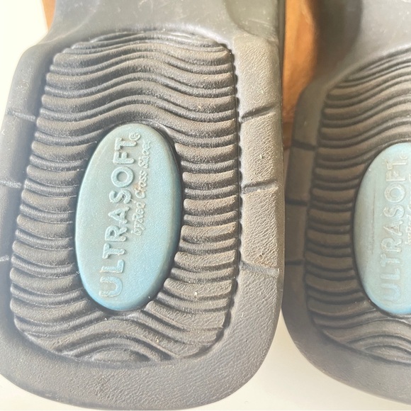 Red Cross Shoes Ultrasoft Womens Slingback Sandals Brown Leather Buckle 8.5 - Picture 10 of 11